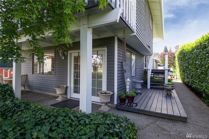 Property Photo: 130 E Vashon Ave WA 98362