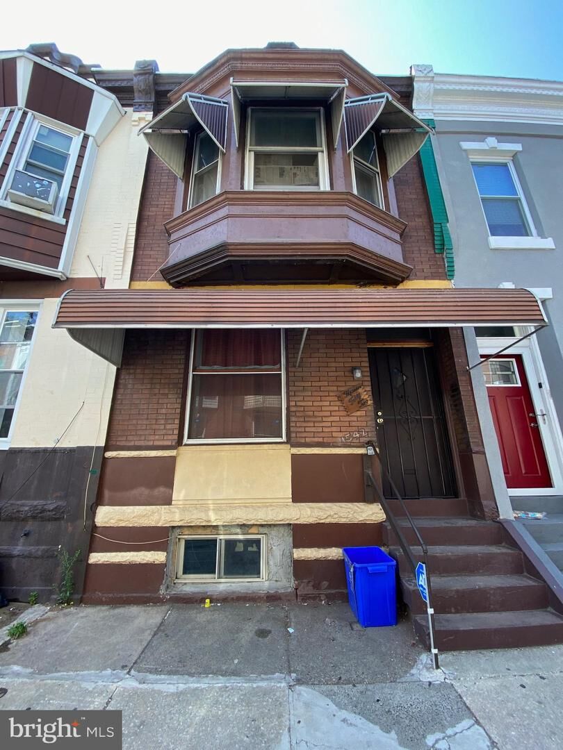 Property Photo:  1542 N Dover Street  PA 19121 