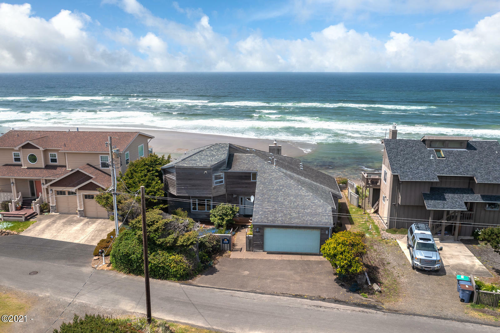 Property Photo: 5109 NW Jetty Avenue OR 97367