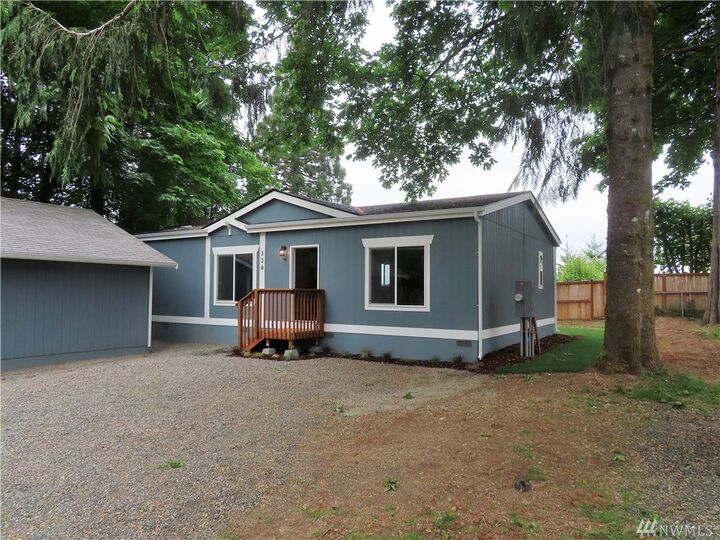 Property Photo:  120 E Greenwood Lane  WA 98584 