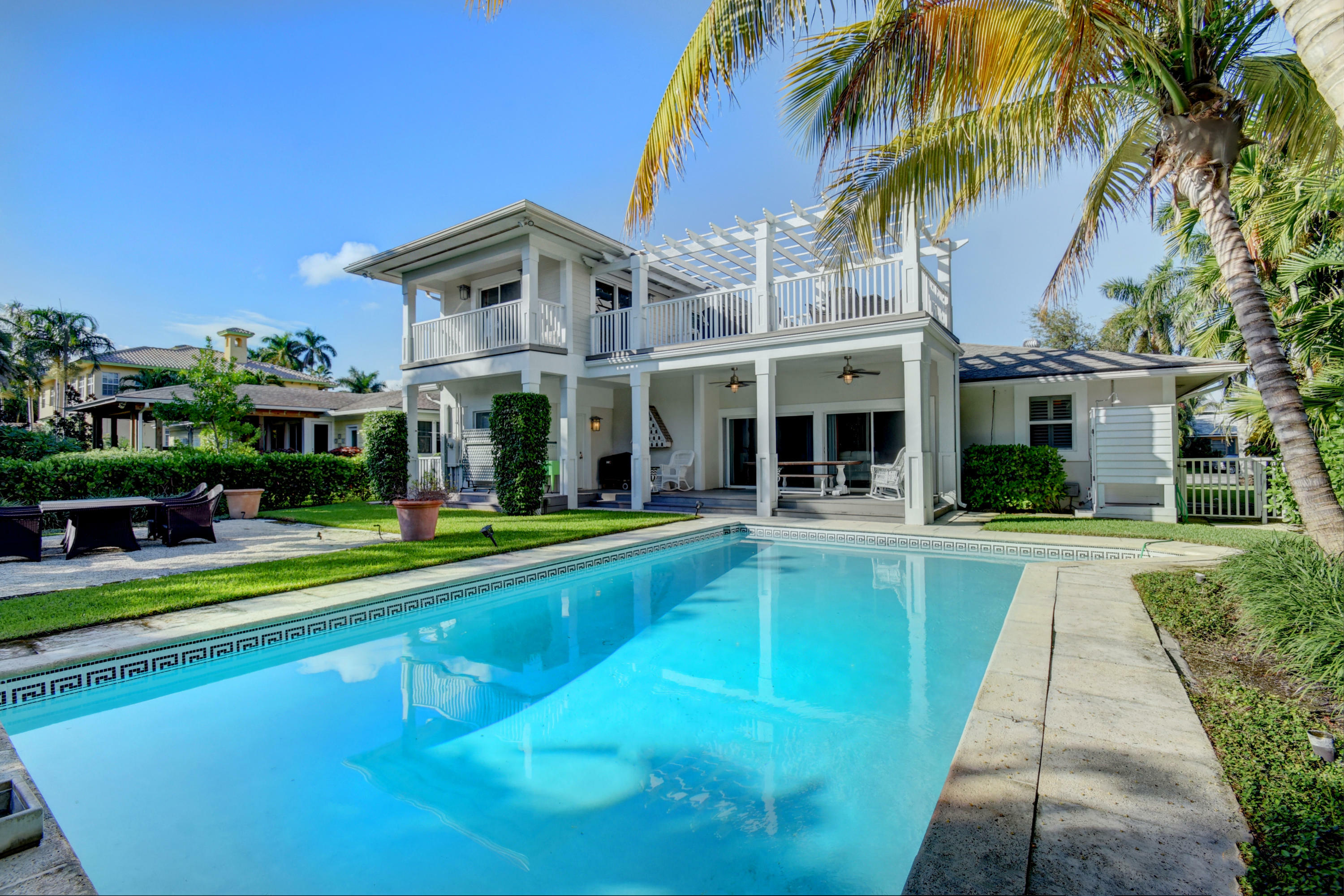 Property Photo: 1110 Seaspray Avenue FL 33483