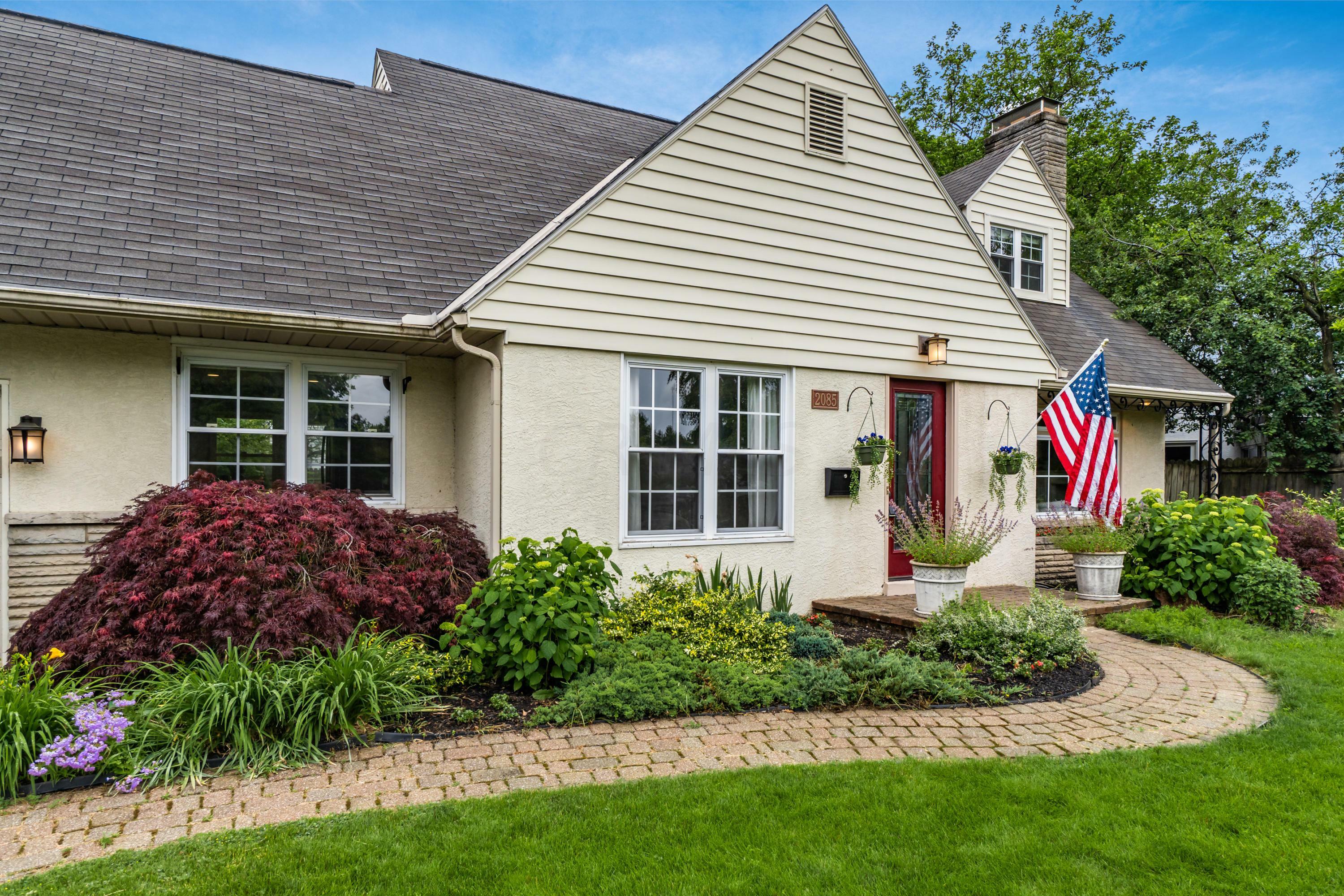 Property Photo: 2085 Northwest Boulevard OH 43221