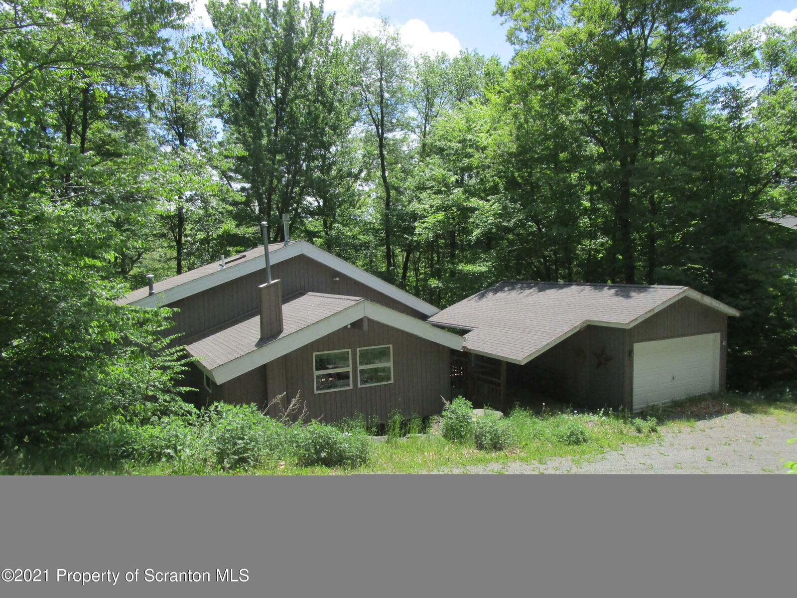Property Photo: 881 North Longford Lake Road PA 18812