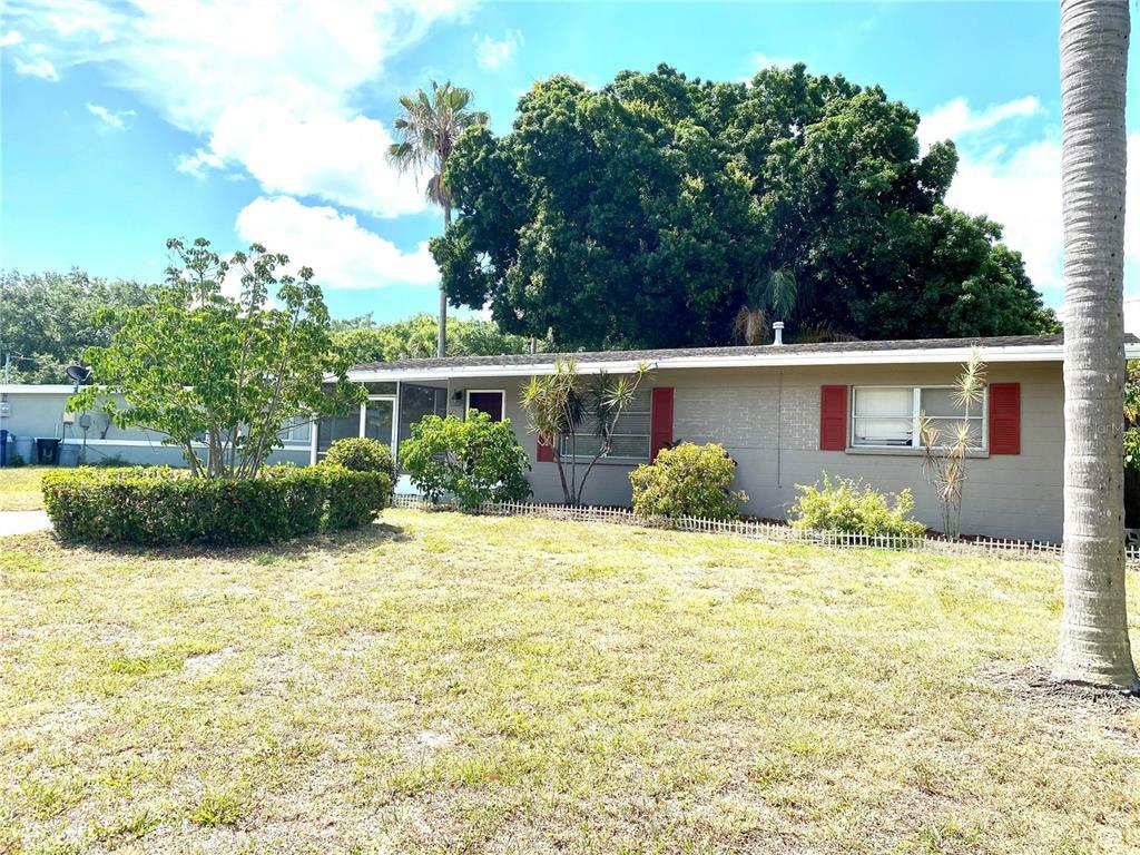 Property Photo:  5432 3rd Street Court W  FL 34207 