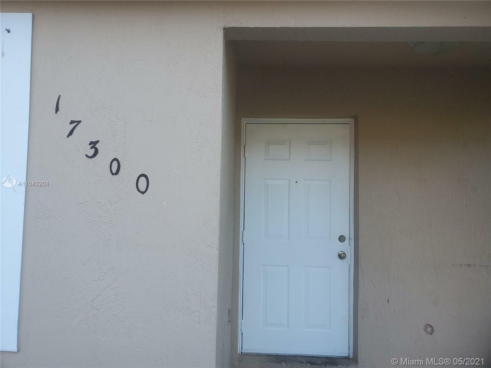 Property Photo:  