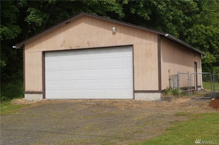 Property Photo: 800 Oak St WA 98520