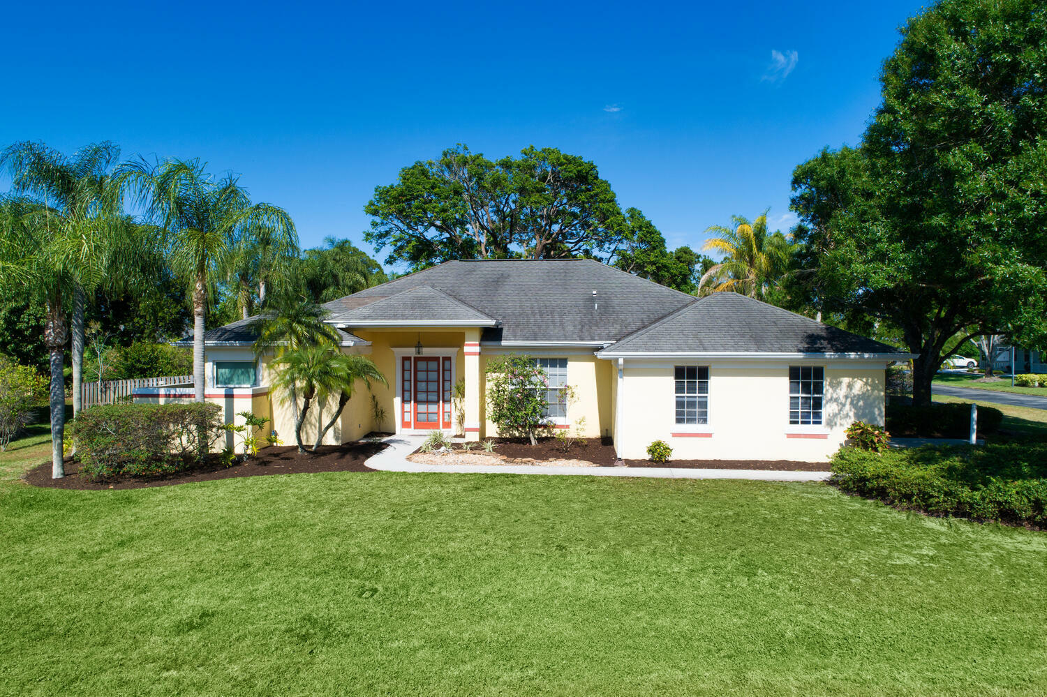 Property Photo:  1064 SW Sand Oak Drive  FL 34990 