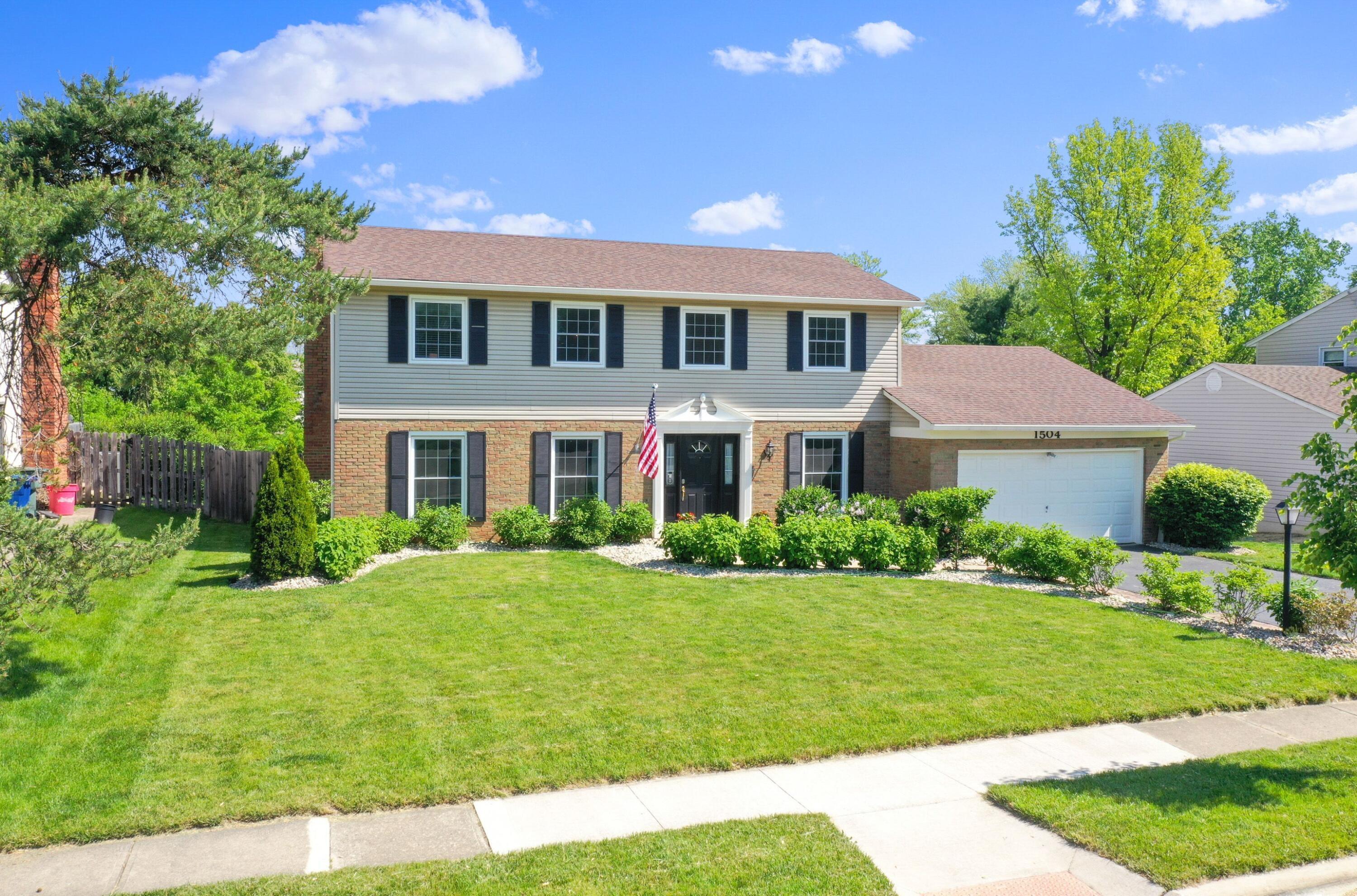 Property Photo: 1504 Lorraine Avenue OH 43235