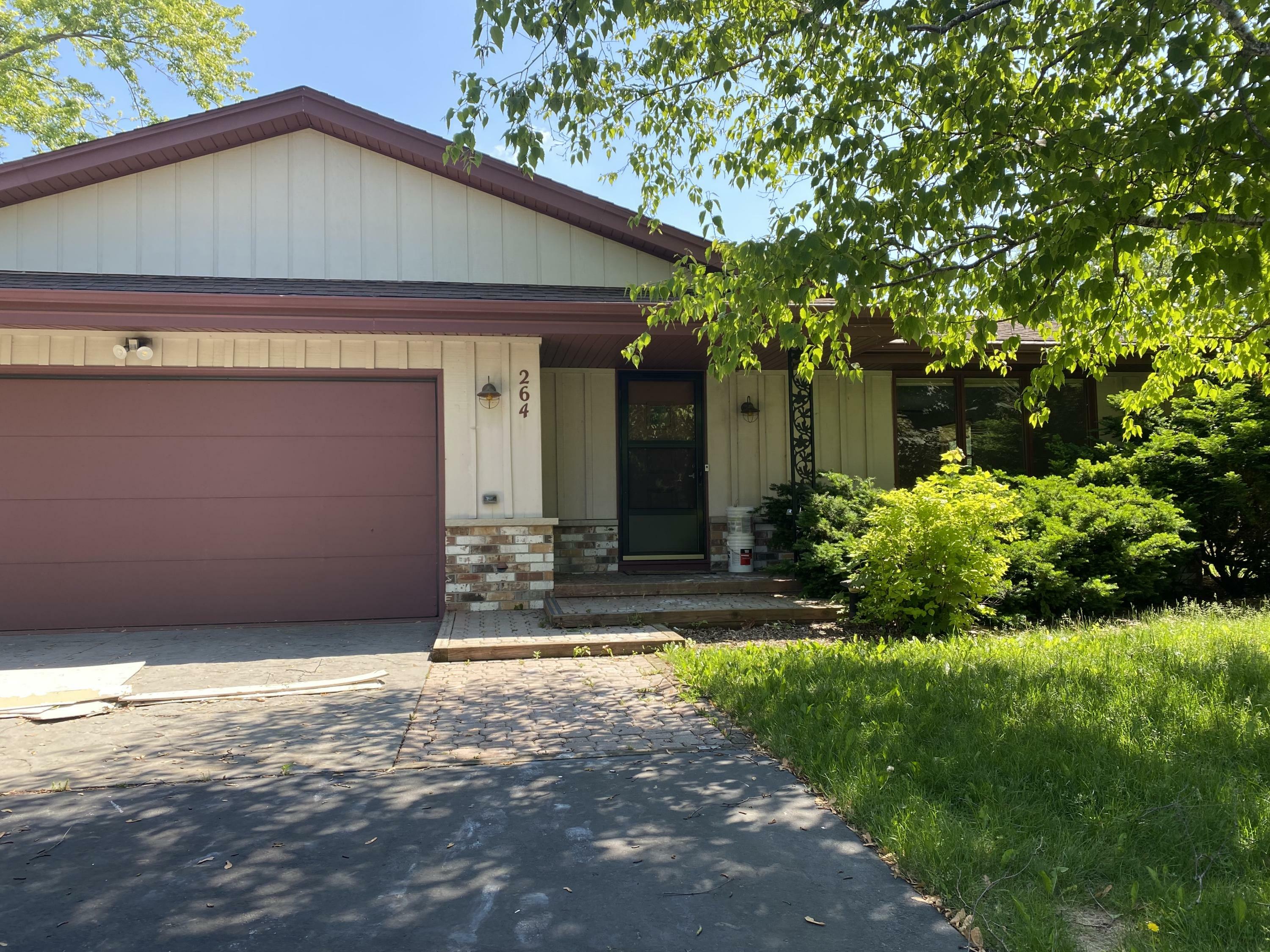Property Photo: 264 S Sumac Ct WI 53066