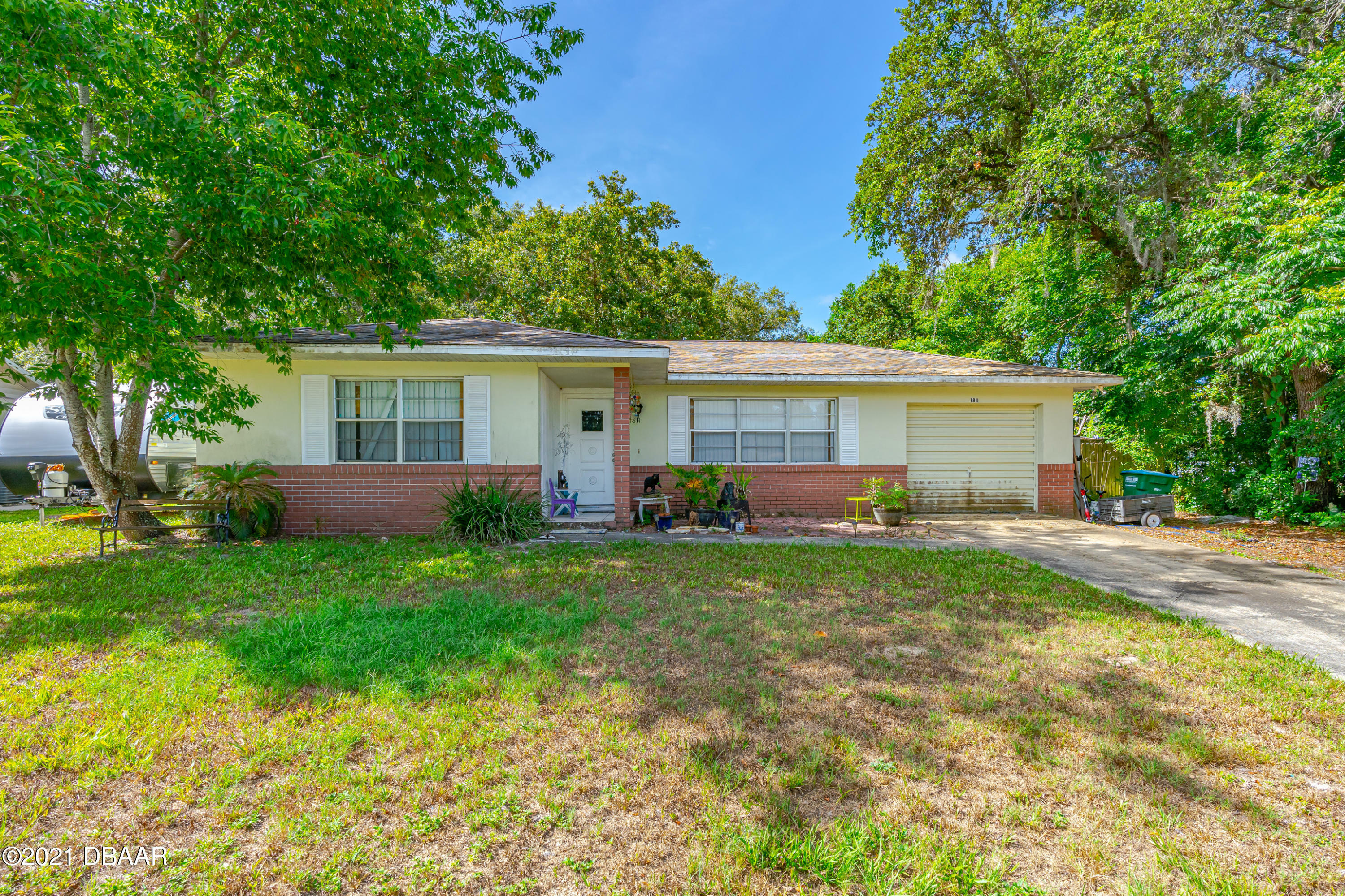 Property Photo:  1811 N Merrick Drive  FL 32738 