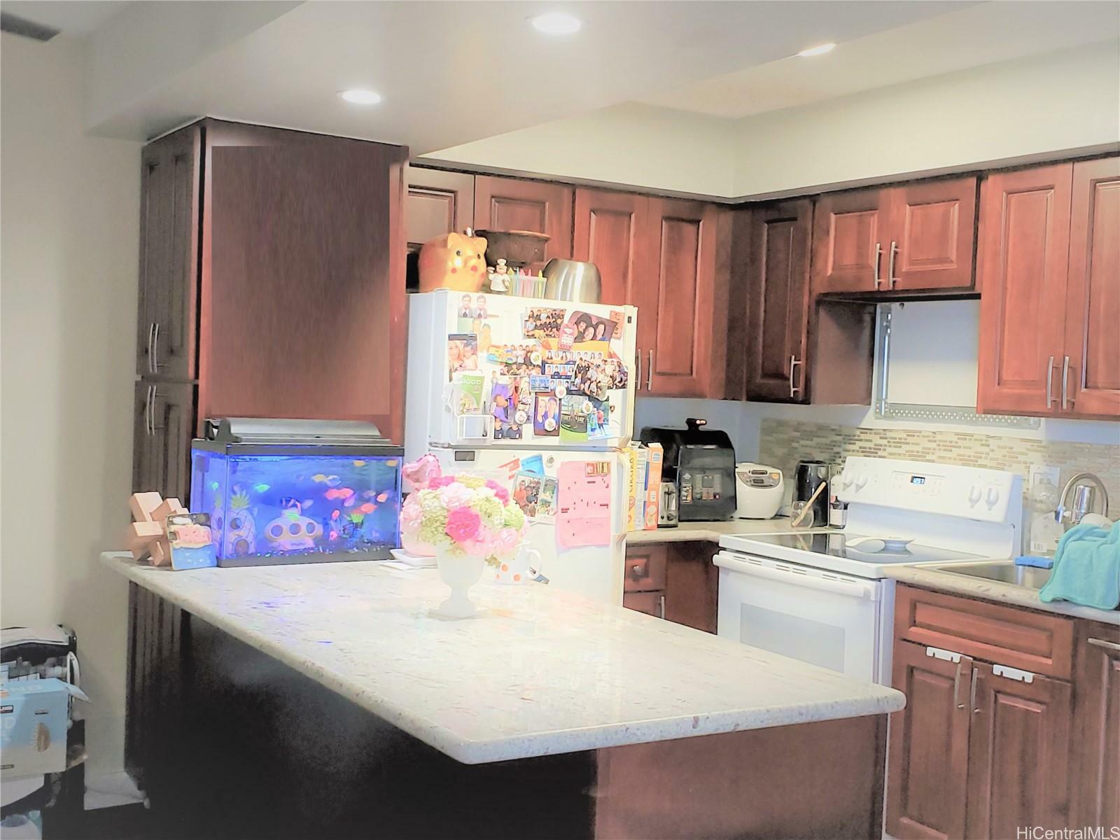 Property Photo:  757 Kinalau Place 1702  HI 96813 