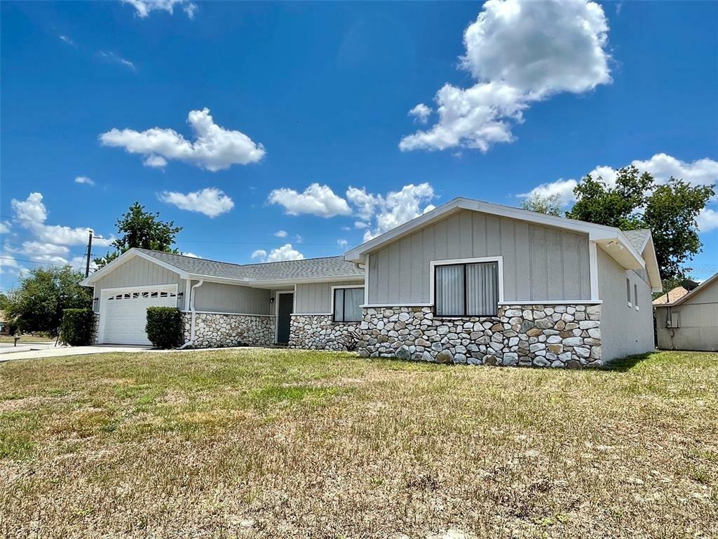 Property Photo:  2347 Bannister Street  FL 32738 