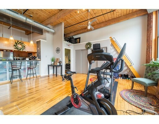 Property Photo: 1 Envelope Ter 309 MA 01604