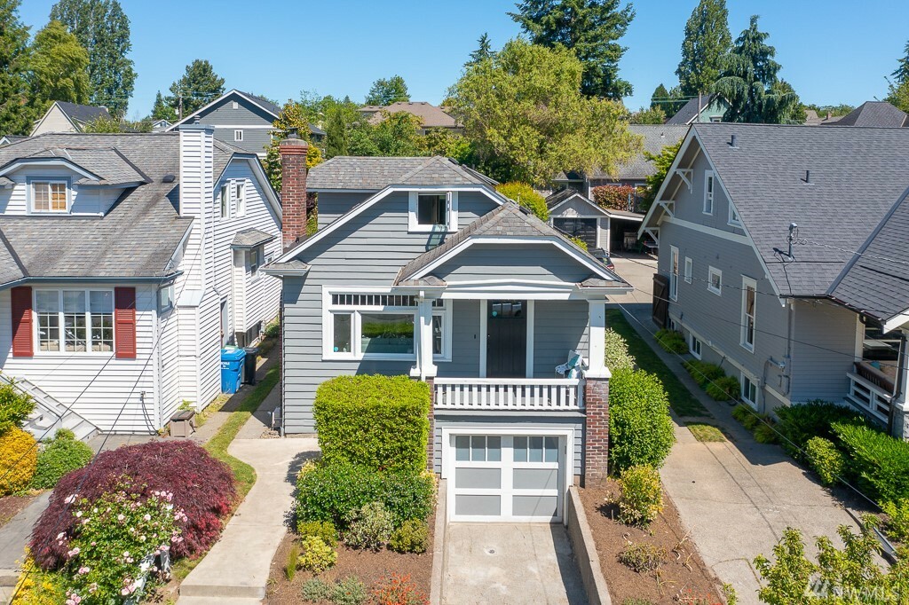 Property Photo:  5524 Woodlawn Ave N  WA 98103 