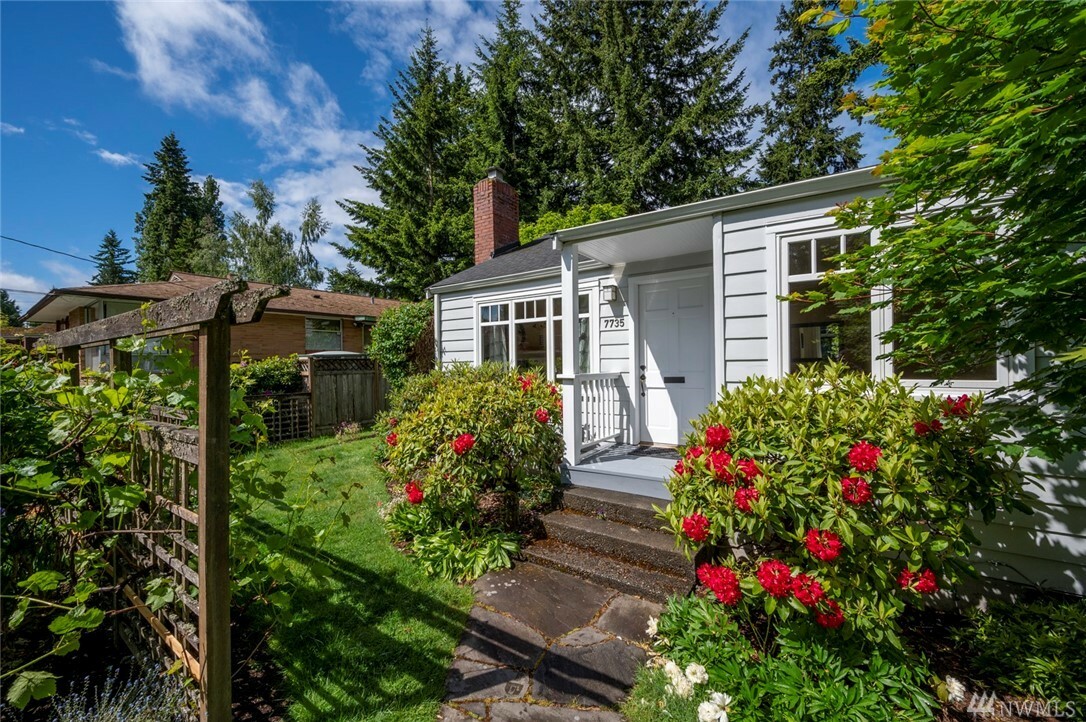 Property Photo: 7735 32nd Ave NE WA 98115