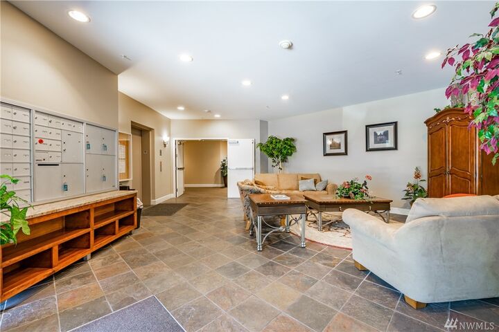 Property Photo: 251 W Bakerview Rd 205 WA 98226