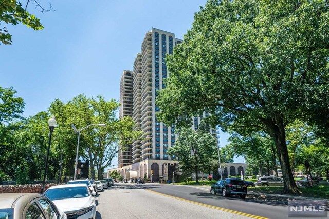 Property Photo:  7855 Boulevard East 24J  NJ 07047 