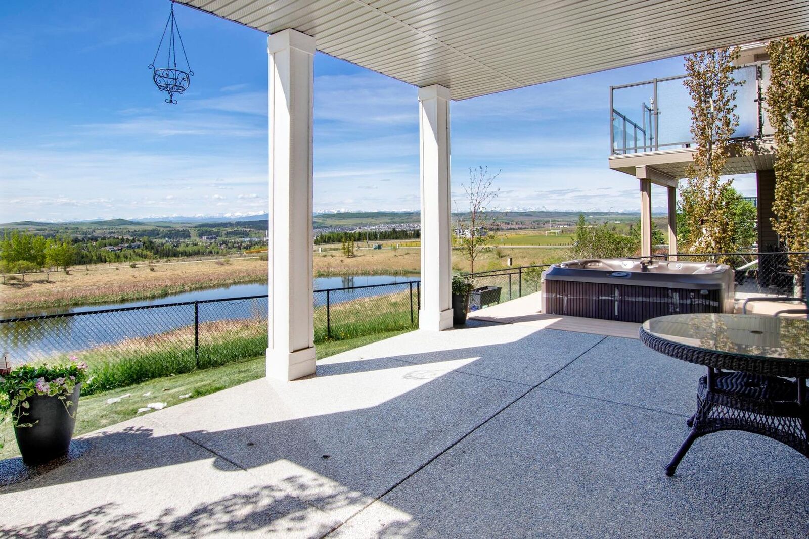Property Photo: 39 Sunset Point AB T4C 0B3
