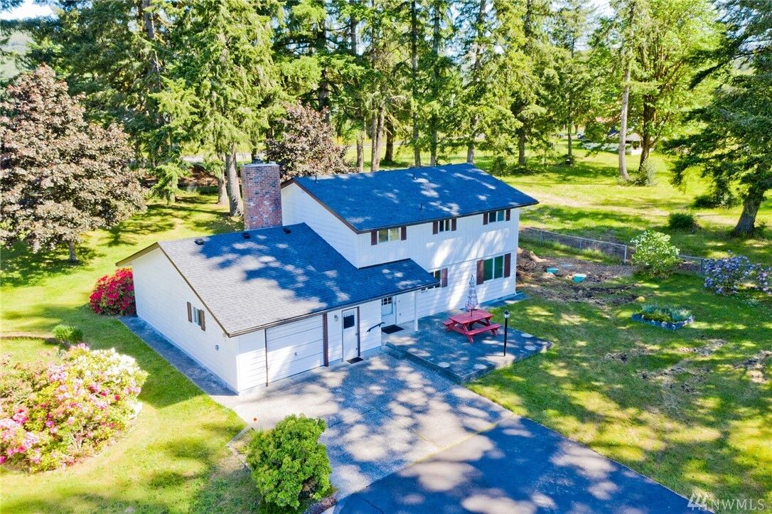 Property Photo:  2256 Summit Rd  WA 98557
