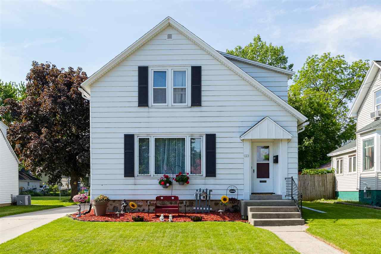 Property Photo:  125 Schley Street  WI 54110 