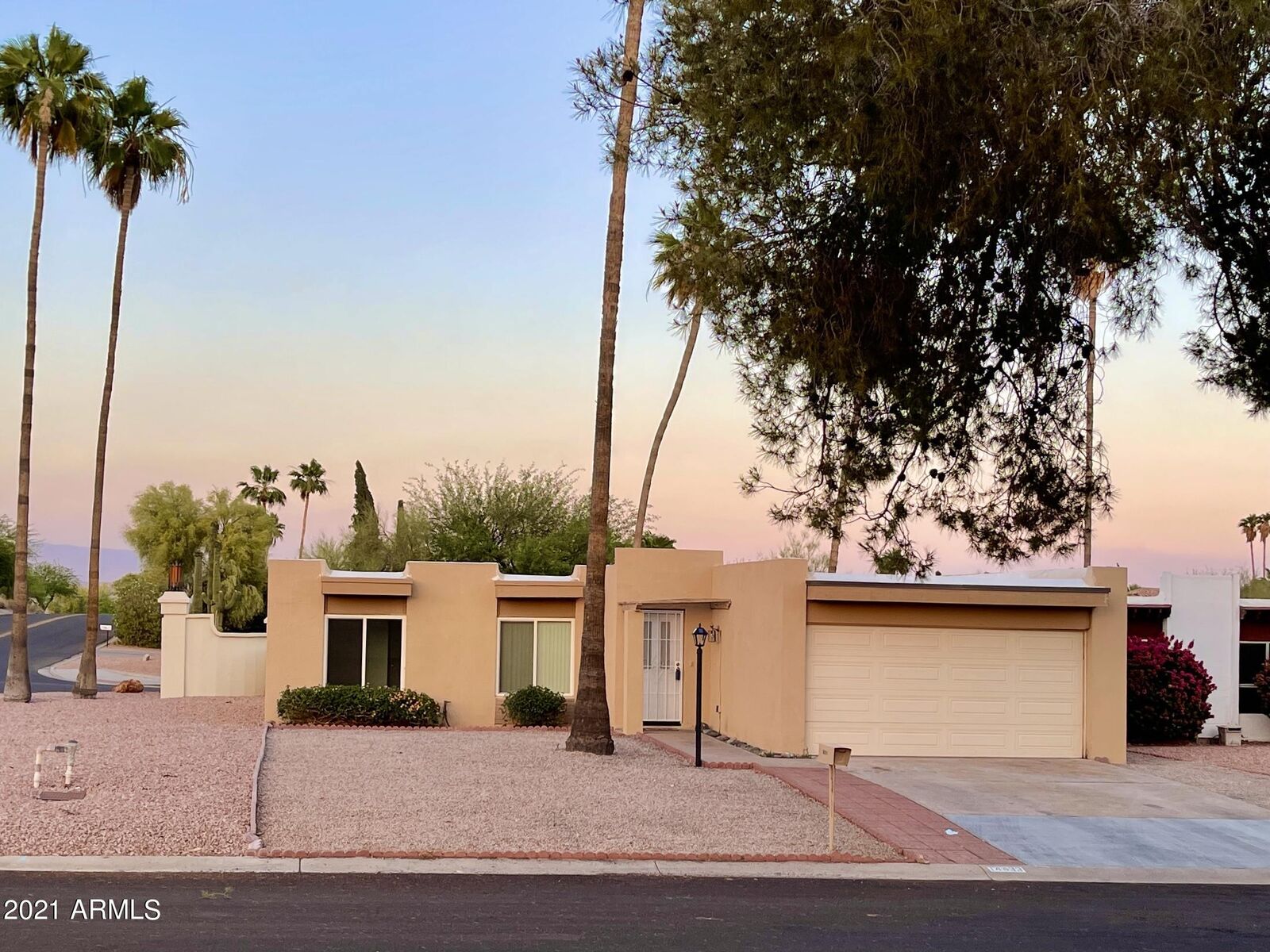 Property Photo: 14433 N Calle Del Oro Drive AZ 85268