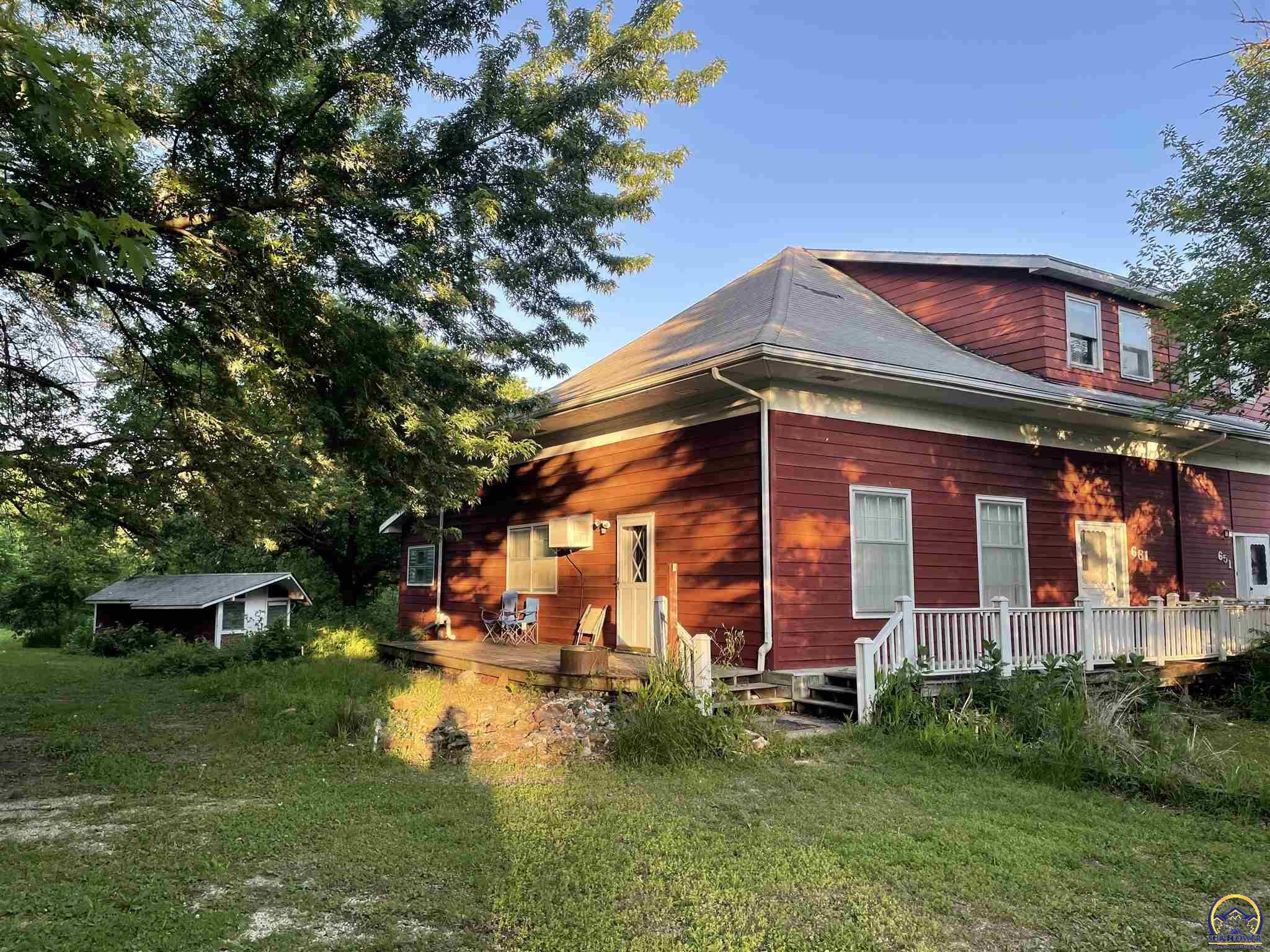 Property Photo: 661 N Washington St KS 66402