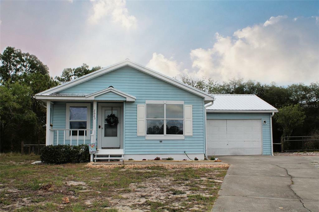 Property Photo: 2625 Rosewood Circle FL 33898