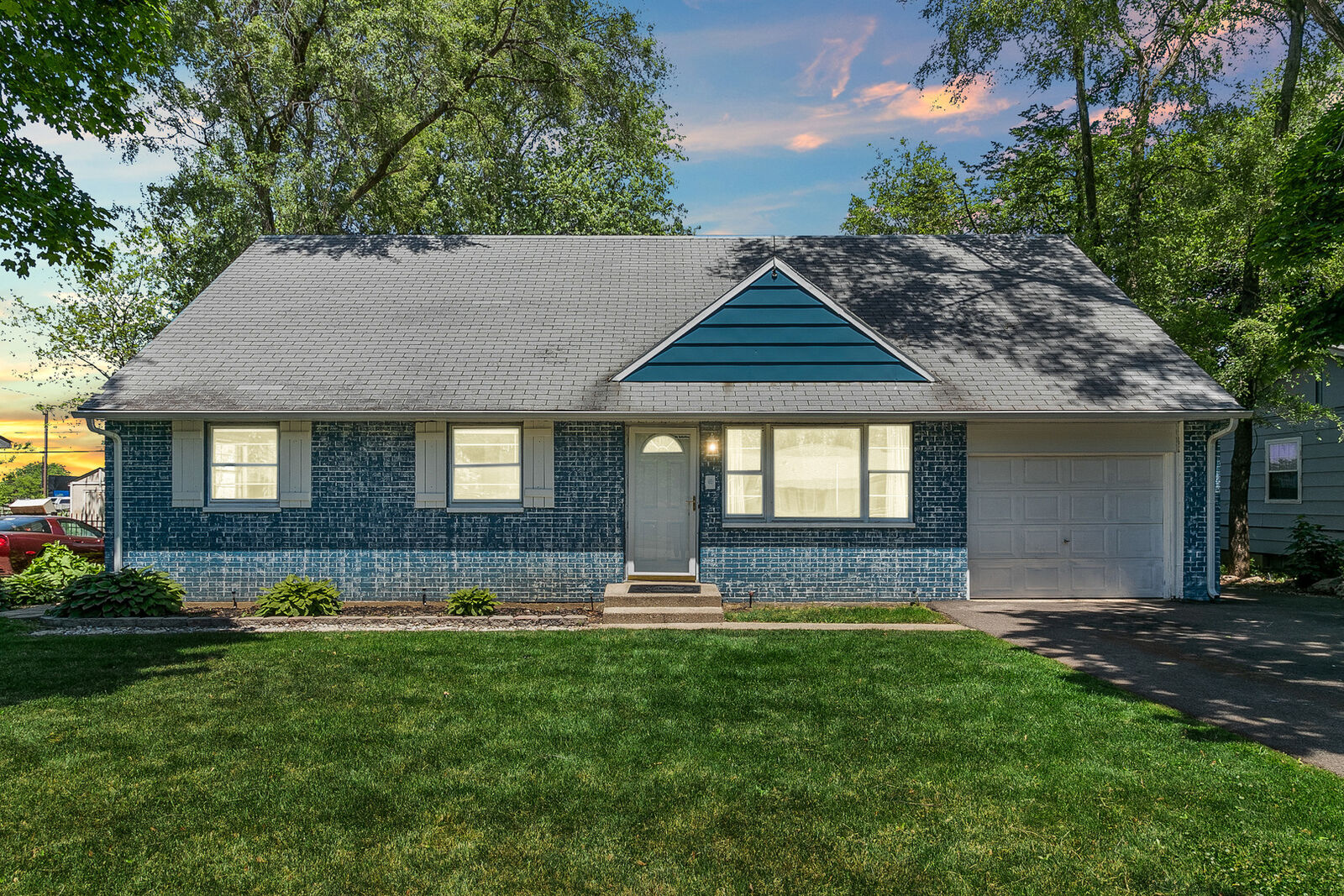 Property Photo:  4904 State Street  IL 60014 