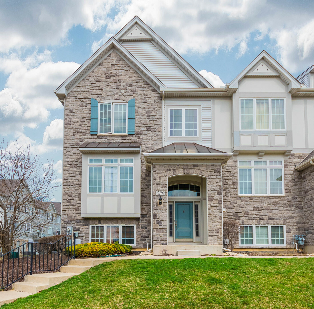 Property Photo: 289 Sype Drive IL 60188