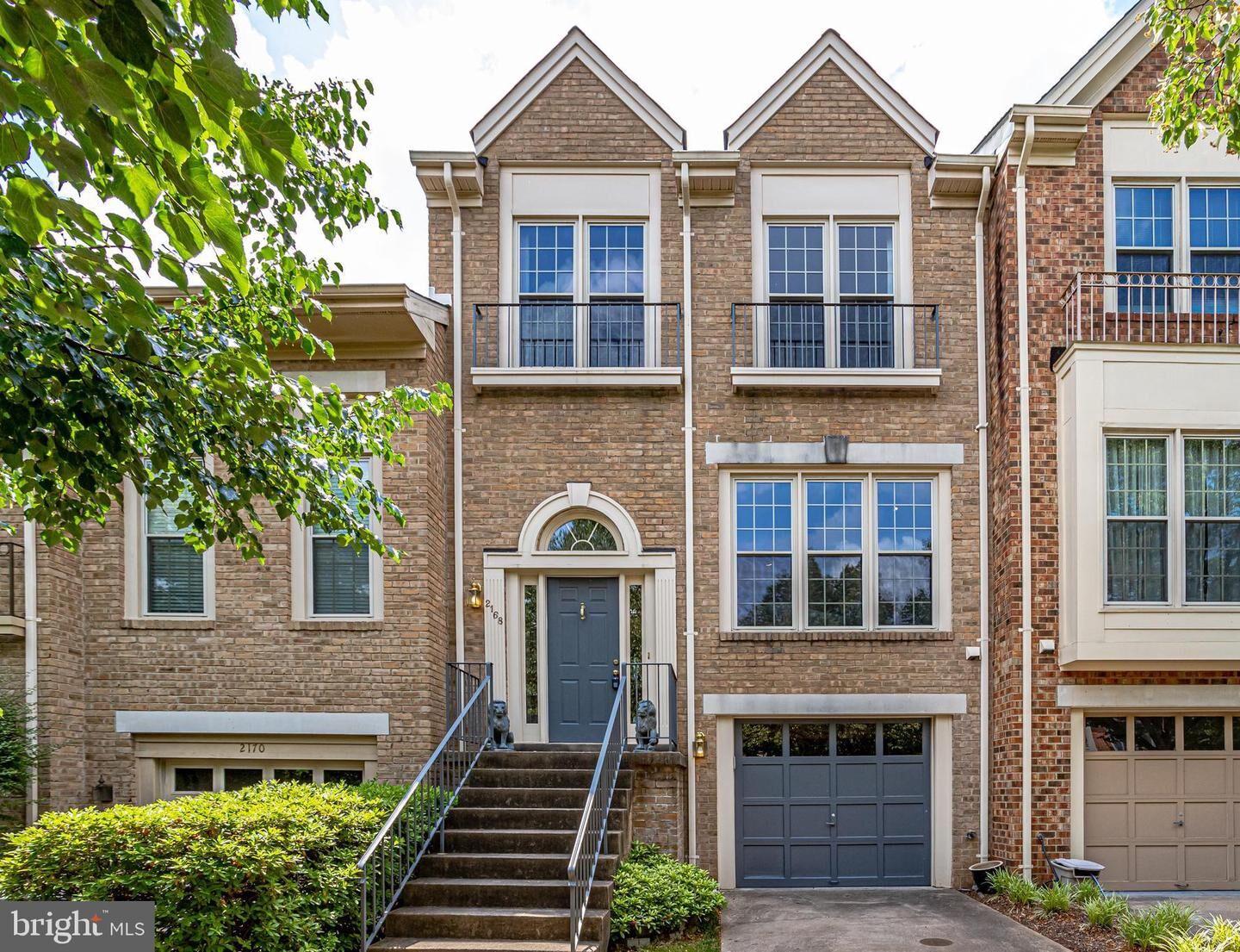 Property Photo:  2168 Kings Garden Way  VA 22043 