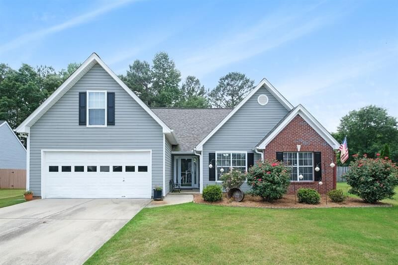 Property Photo:  2380 Heatherton Circle  GA 30019 