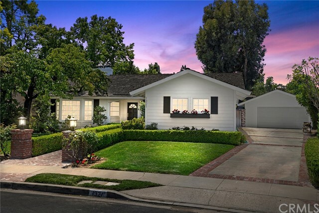 Property Photo:  1321 Oxford Lane  CA 92660 