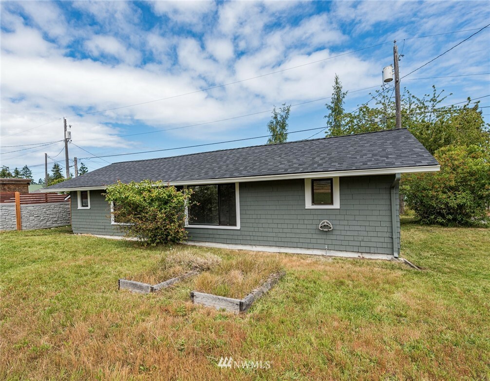 Property Photo:  431 E Whidby Avenue  WA 98362 