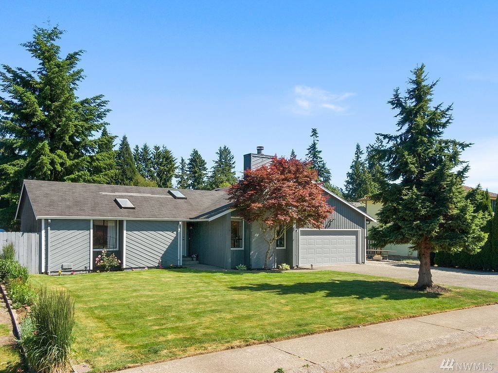 Property Photo: 6014 35th Wy SE WA 98092
