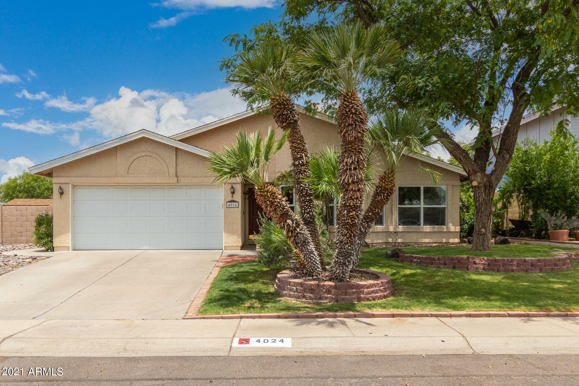 Property Photo: 4024 W Cielo Grande Road AZ 85310
