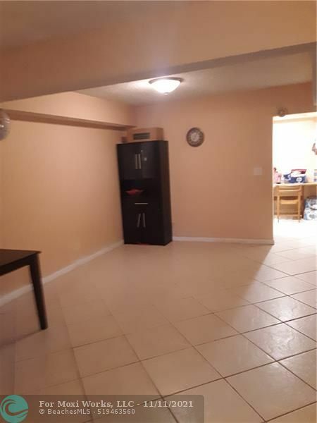 Property Photo: 5717 NW 16th St 5717 FL 33313