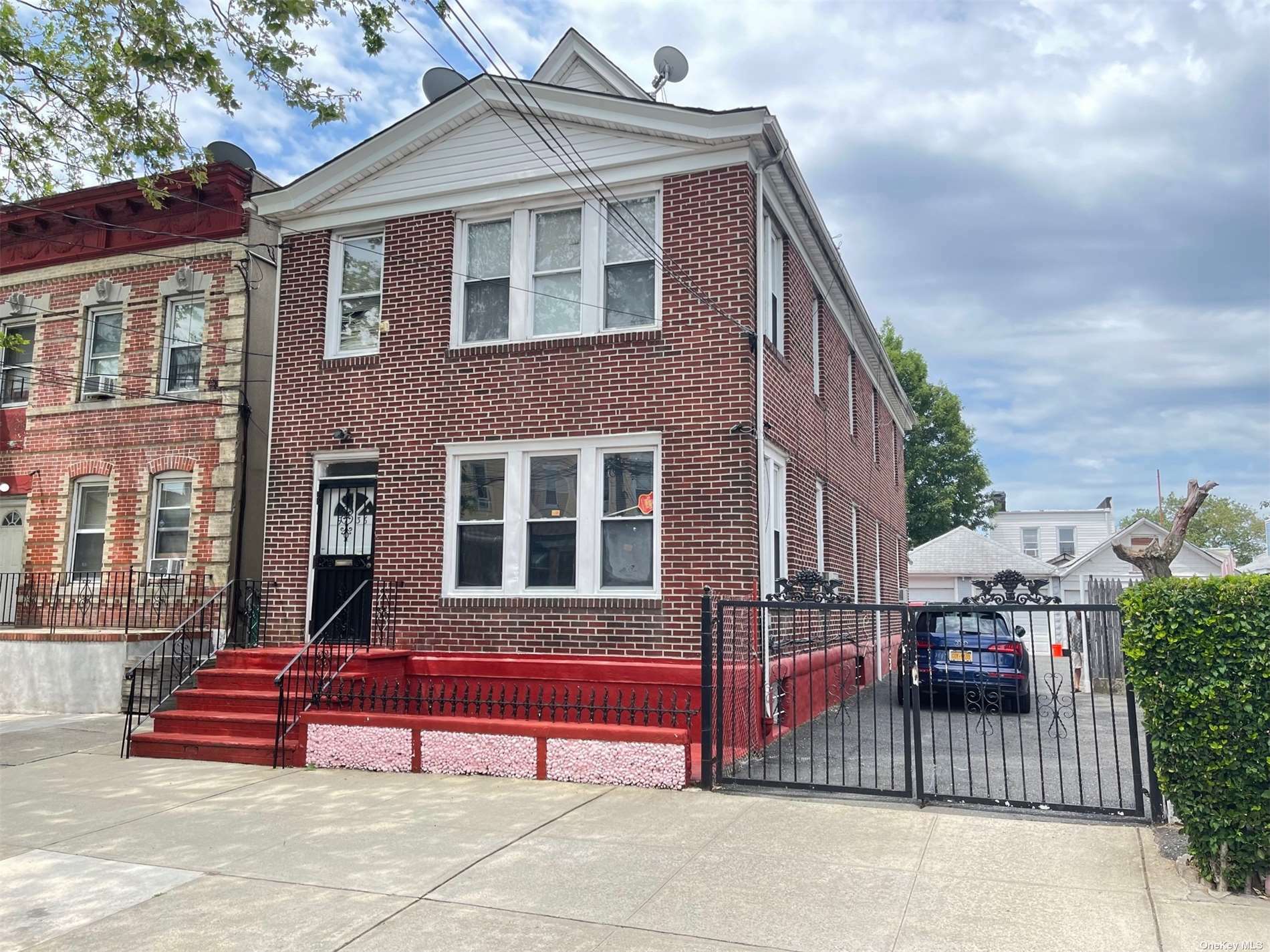 Property Photo:  97-36 105th Street  NY 11416 