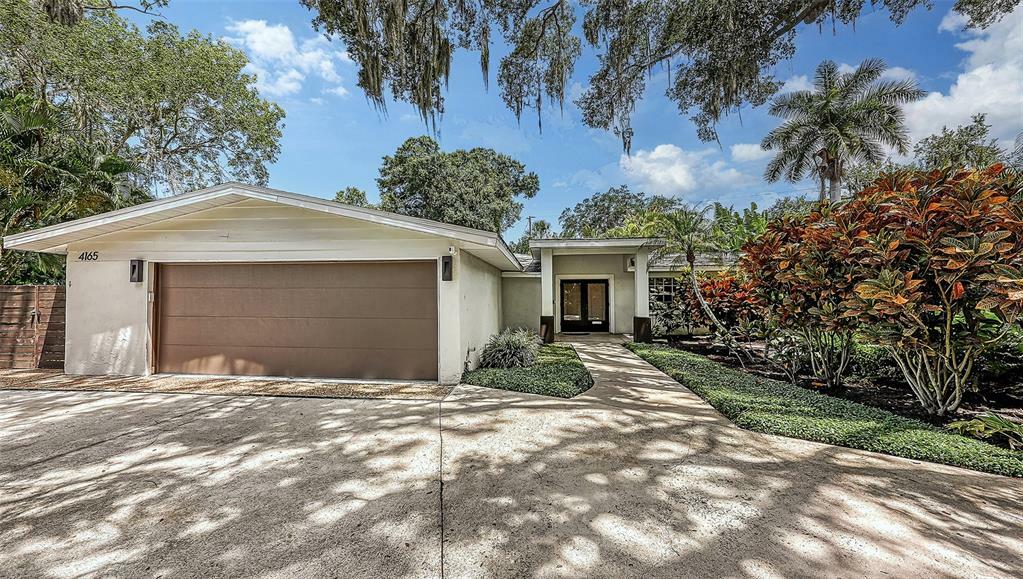 Property Photo:  4165 Camino Real  FL 34231 