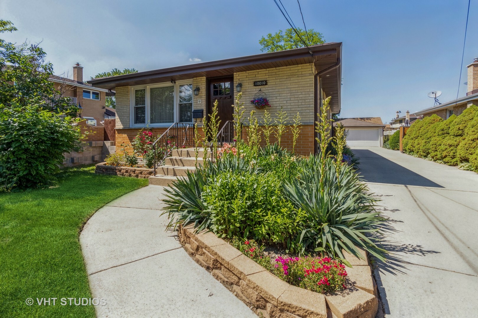 Property Photo:  10010 Seymour Avenue  IL 60176 