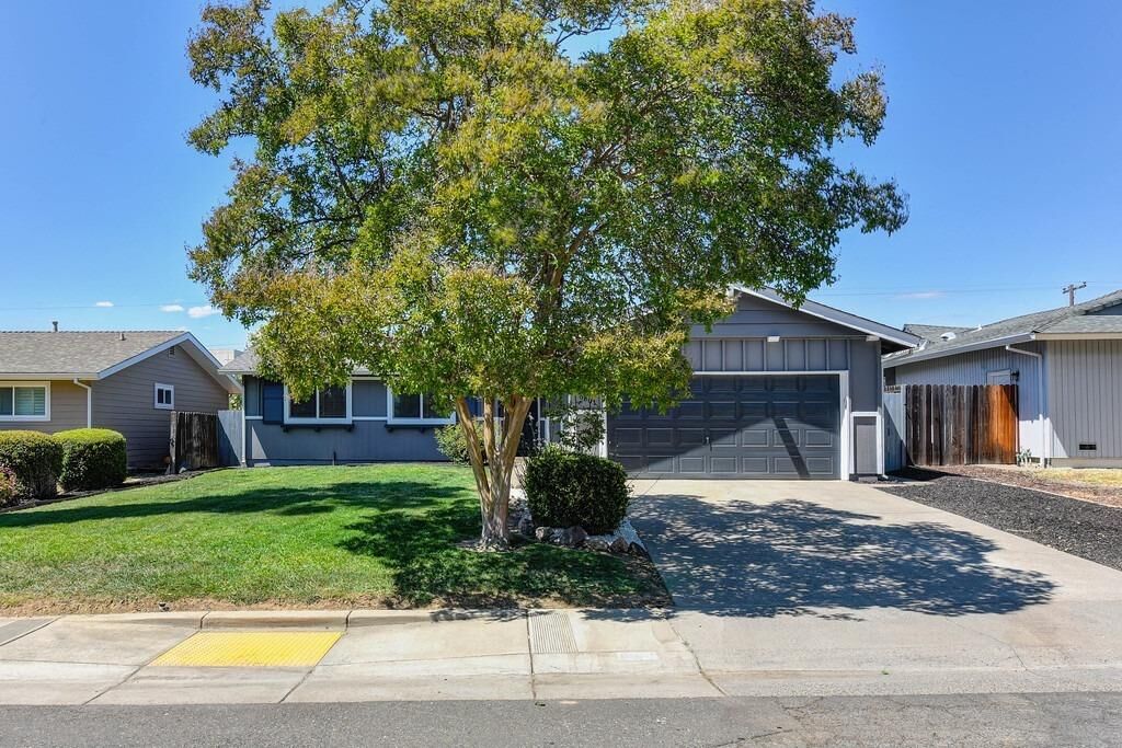 Property Photo: 6501 Rexford Way CA 95608