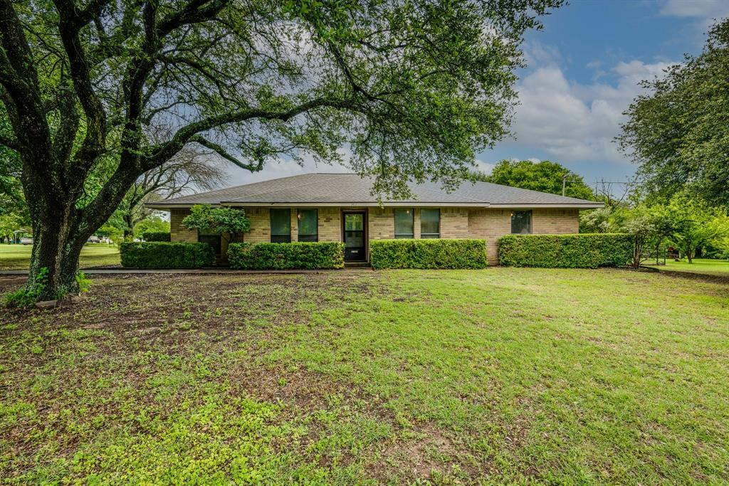 Property Photo:  1411 Silver River Road  TX 76065 