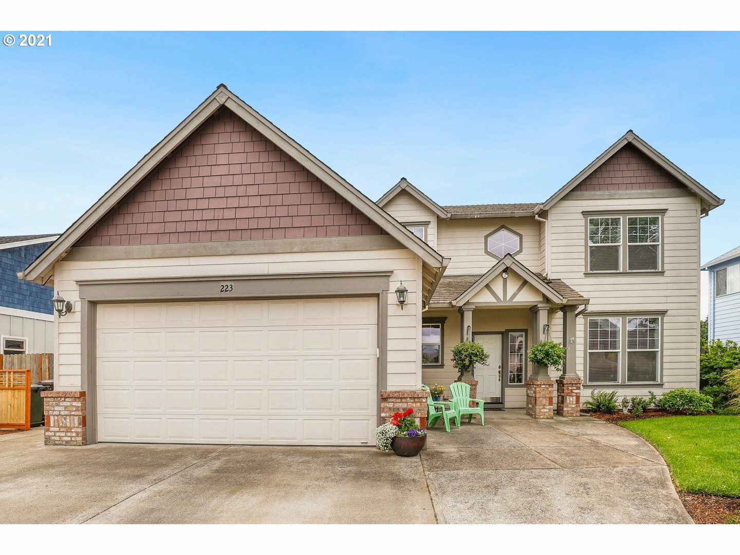 Property Photo: 223 NW 13th Pl OR 97013