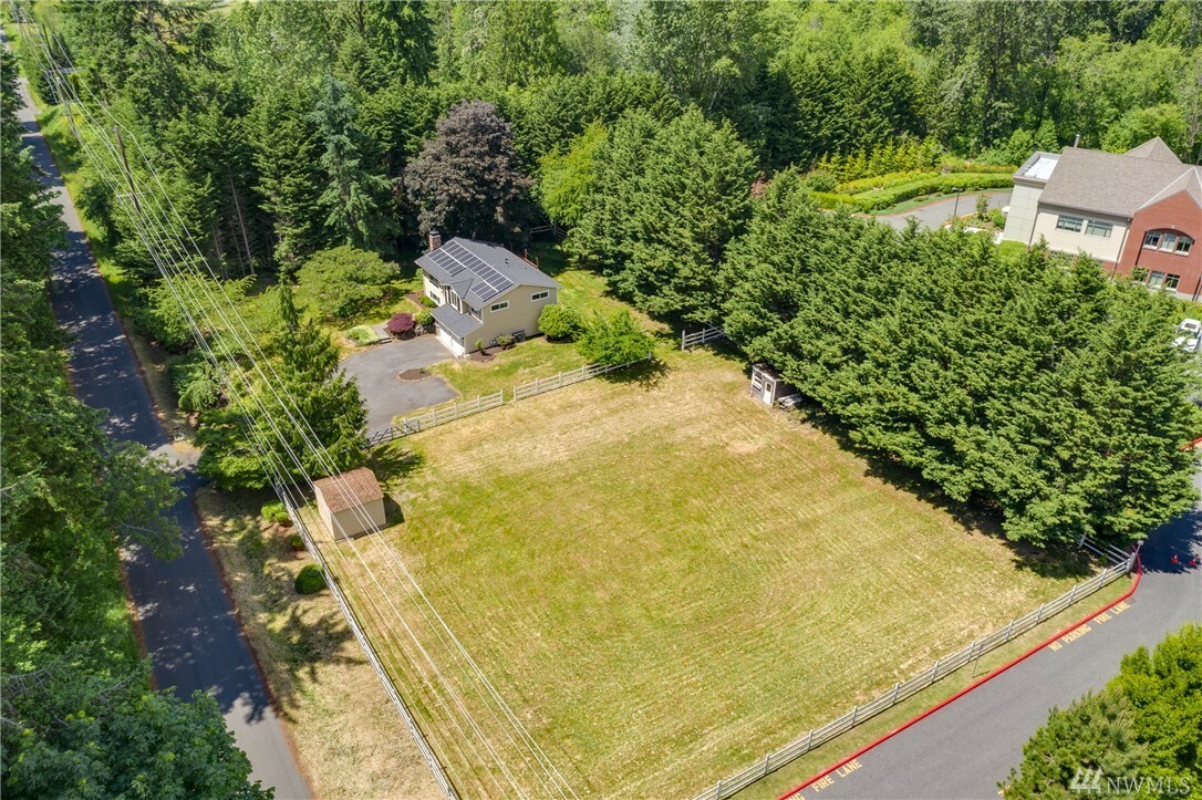 Property Photo:  20606 NE 85th St  WA 98053 