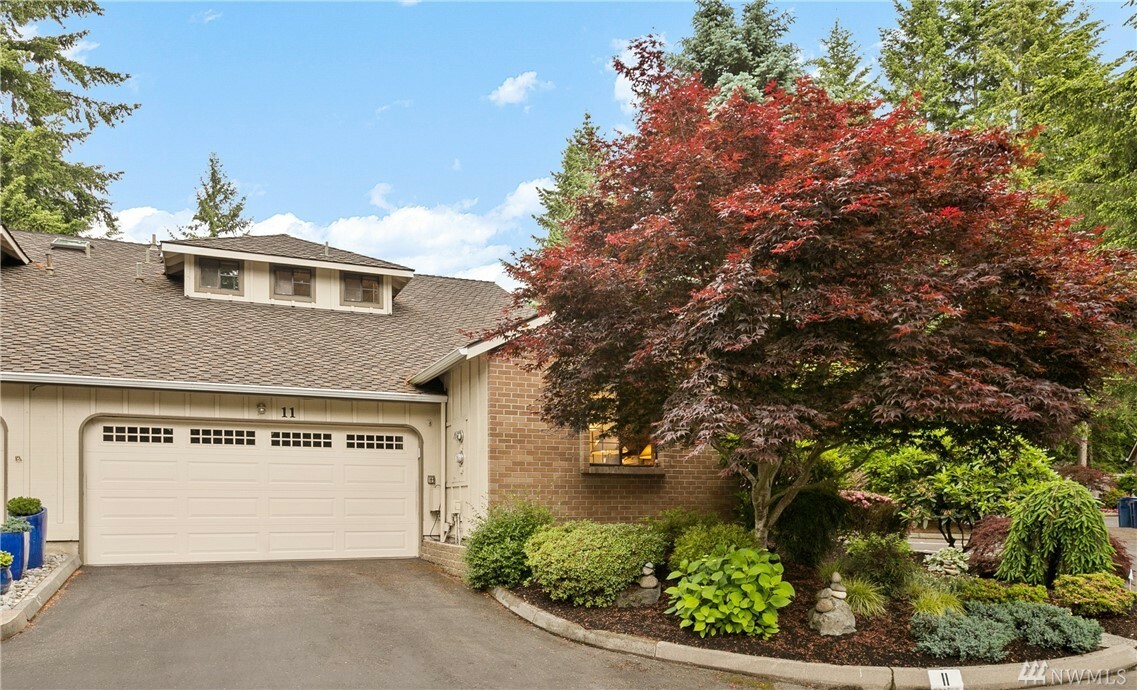 Property Photo:  14300 Trillium Blvd SE 11  WA 98012 