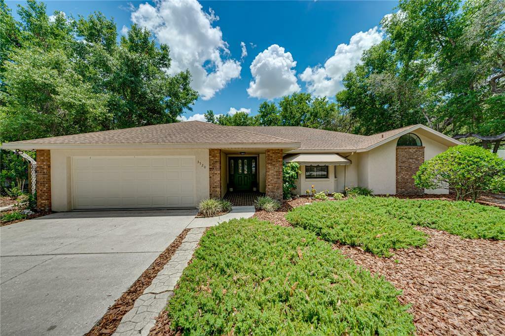 Property Photo:  3520 Twisted Oak Court  FL 33898 