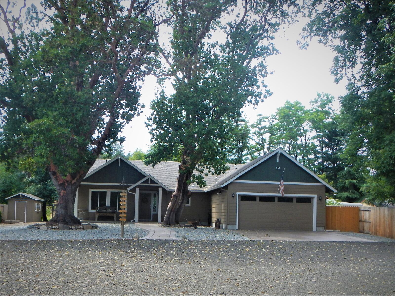 3 bed Shady Cove home for sale 410 Park Drive, Shady Cove, OR 97539