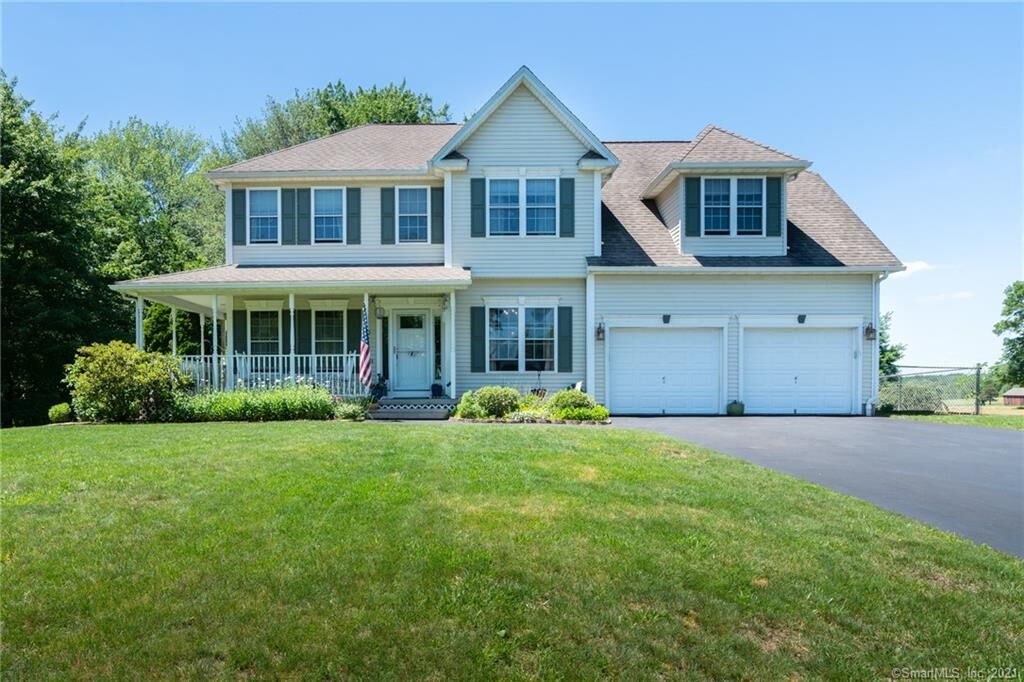 Property Photo:  15 Dara Lane  CT 06078 
