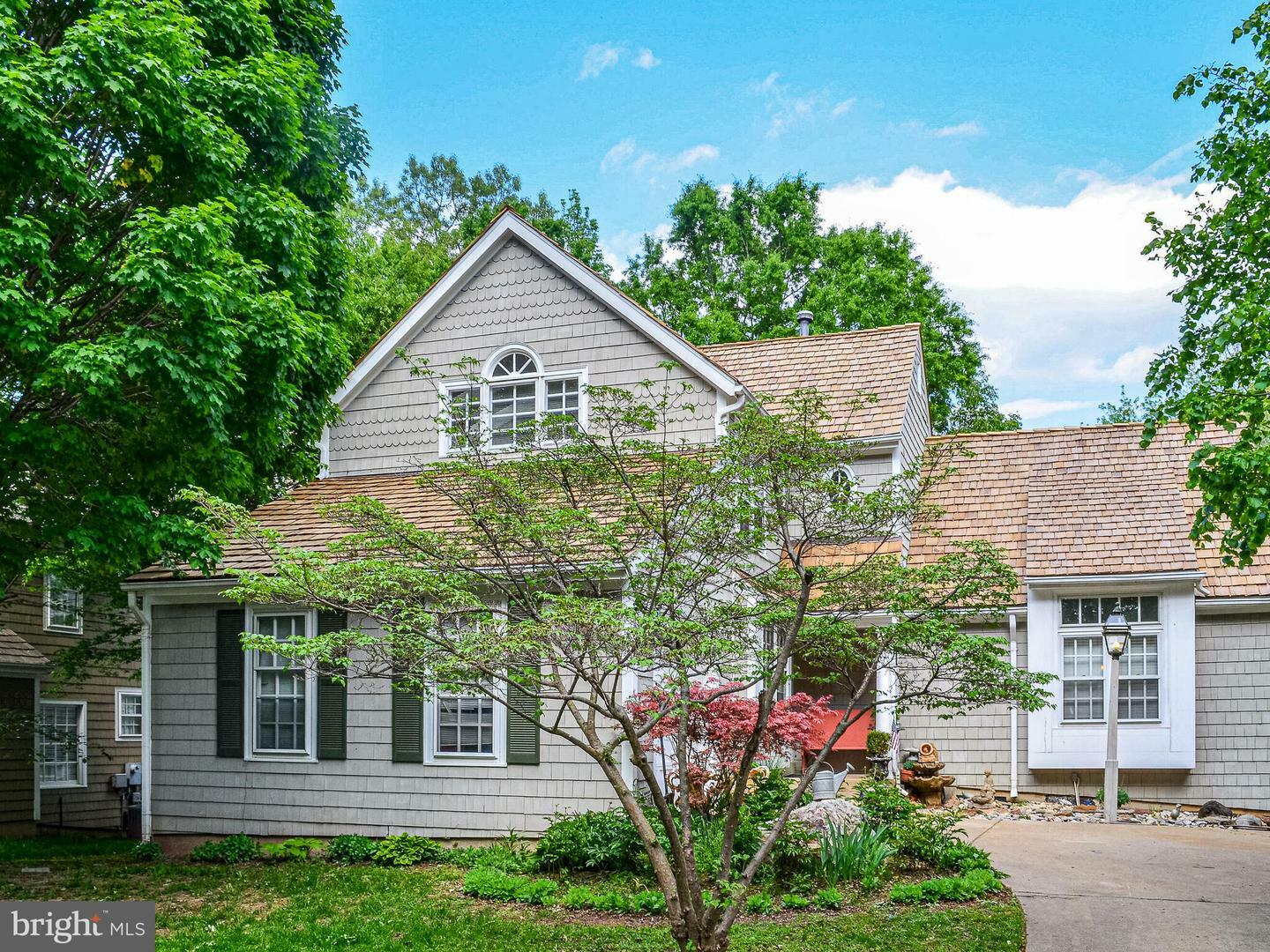 Property Photo: 1291 Lamplighter Way VA 20194