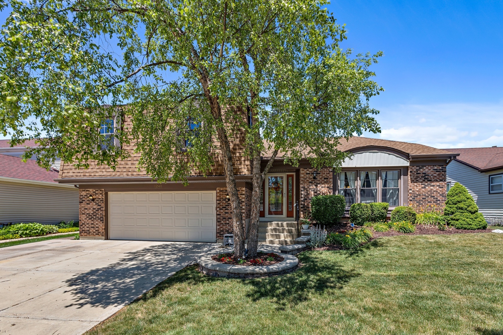 Property Photo:  1240 Dorchester Lane  IL 60169 