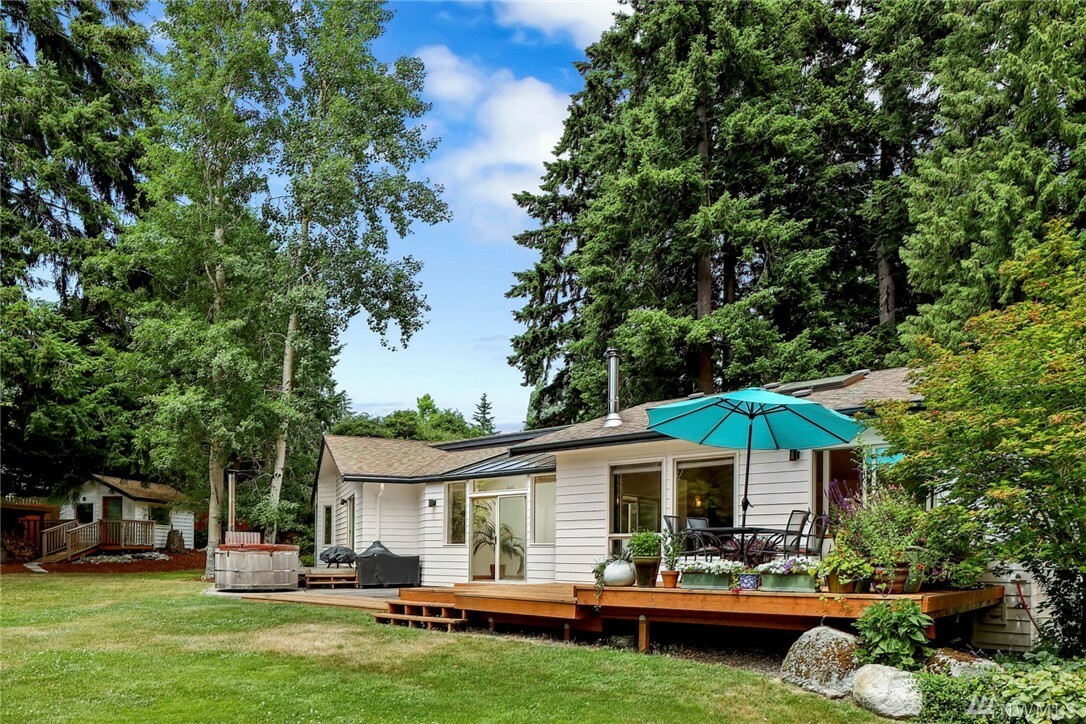 Property Photo:  408 Willow Road Place  WA 98225 